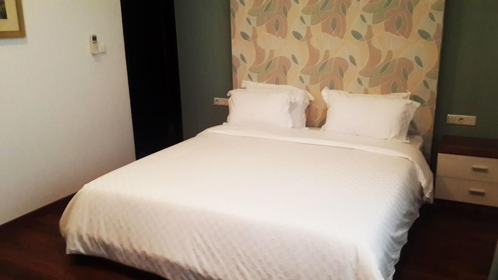 Hotel Dago Teuku Angkasa 14 Bandung Habitación foto